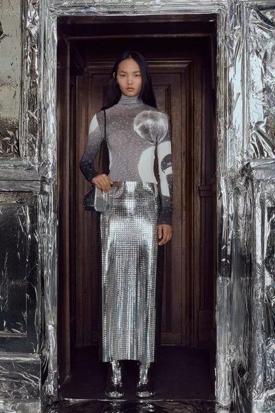 Look 16